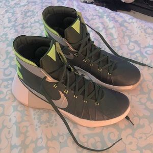 Almost mint Nike Hyperdunk 2015 TB